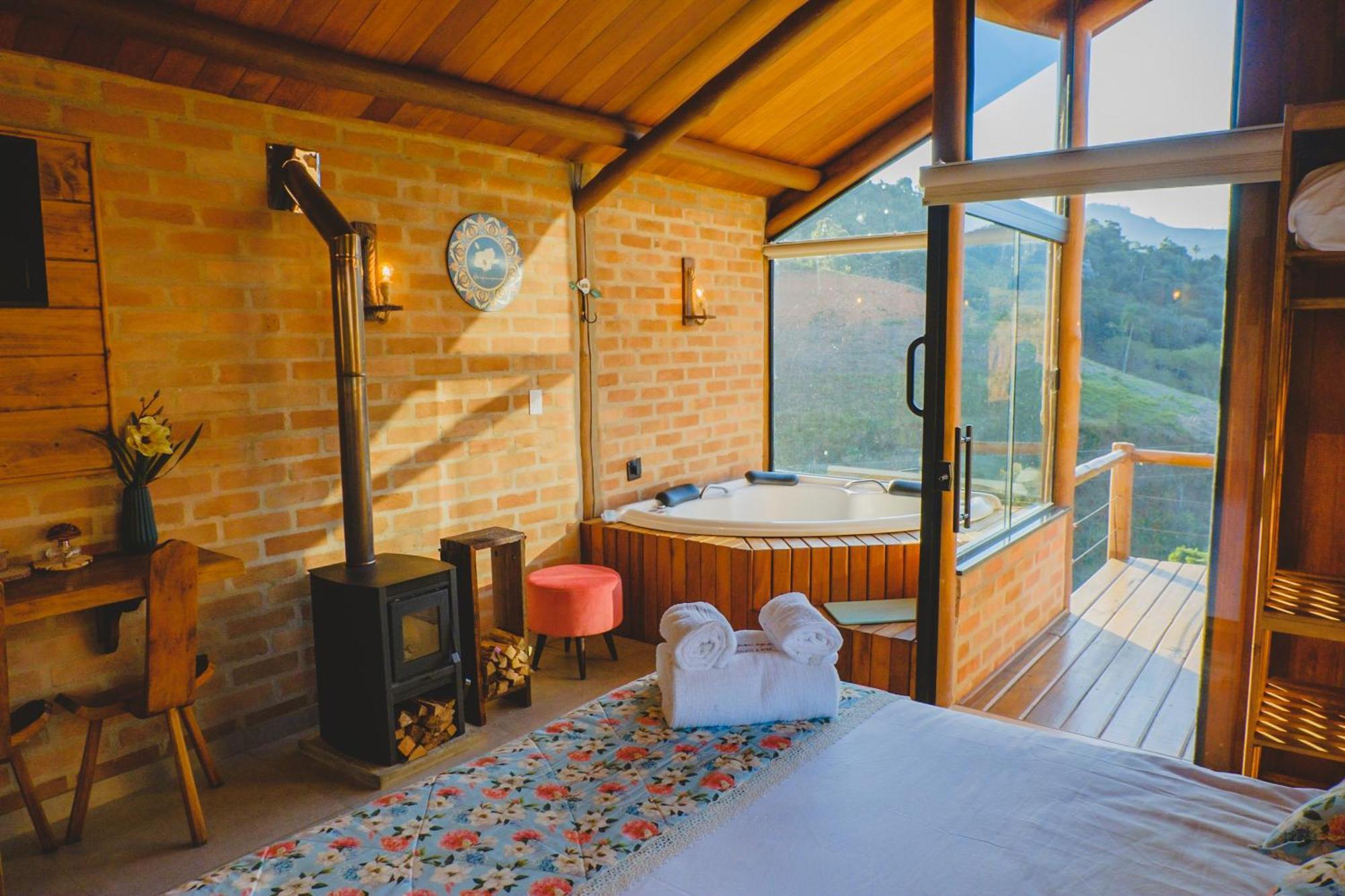 Pousada Ho'Oponopono Chalets & Wine Сапукаи-Мирин Экстерьер фото